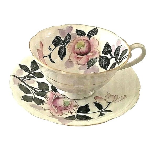 Teacup & Saucer Chugai China Hand Painted Roses & Leaves Vintage Japan - Picture 2 of 4